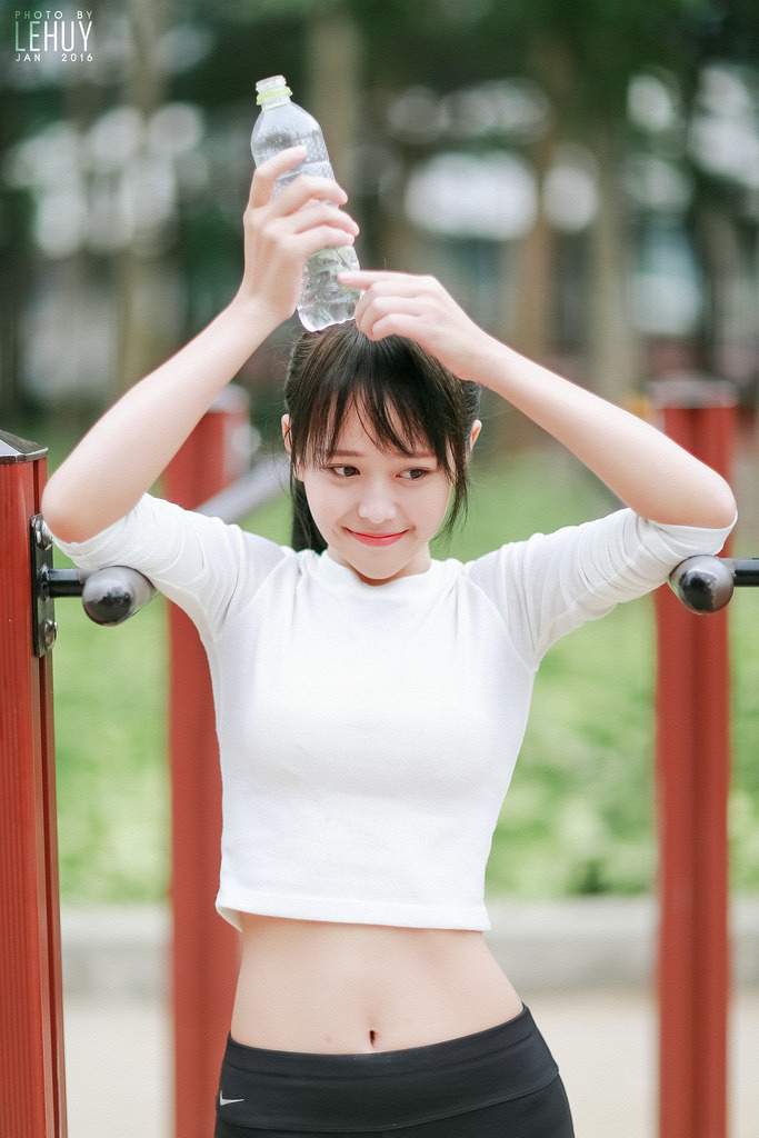 紧身裙女教师一区二区